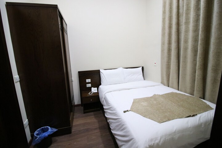 Room 6 of 59