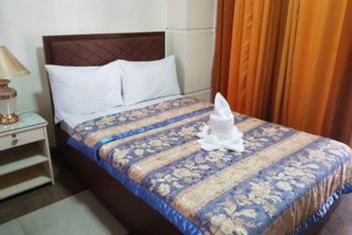 Room 17 of 44