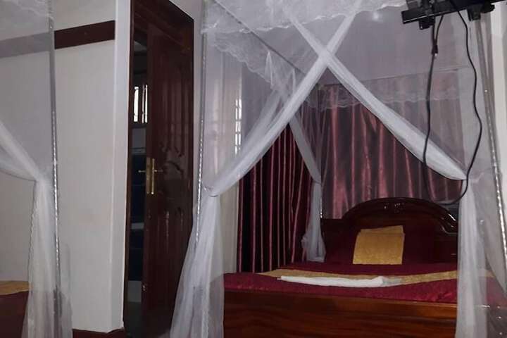 Room 8 of 25