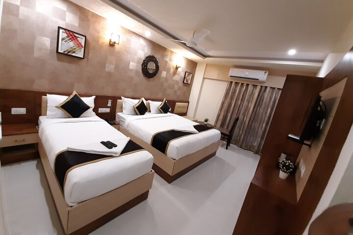 Room 11 of 72