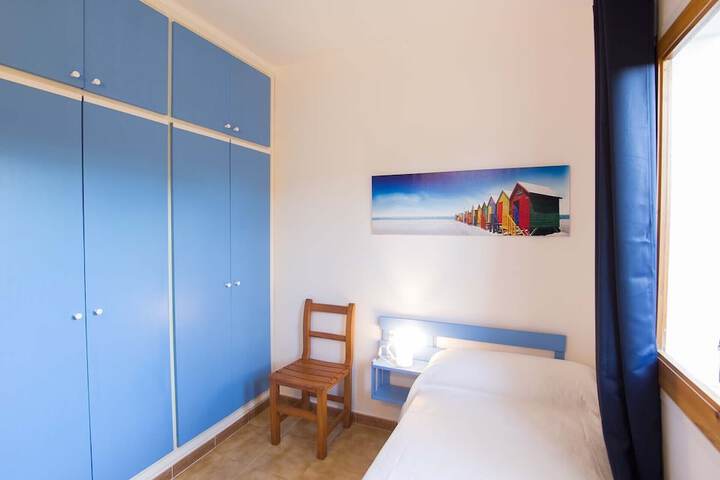 Room 6 of 32