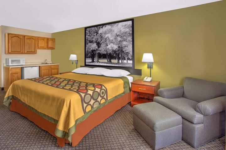 1 King Bed (8 of 8)