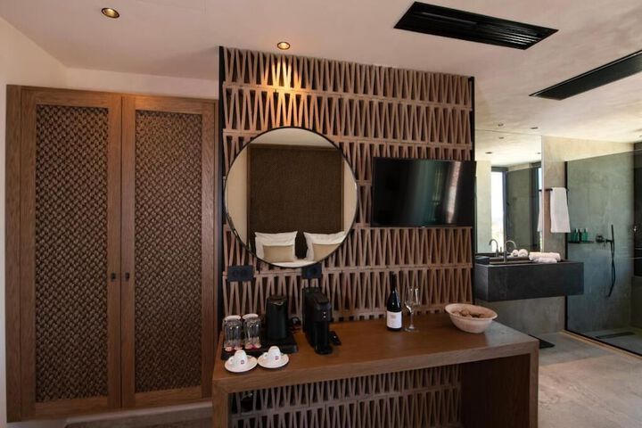 Room 20 of 77