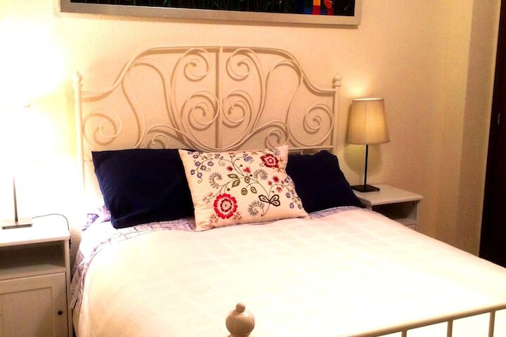 Room 8 of 12