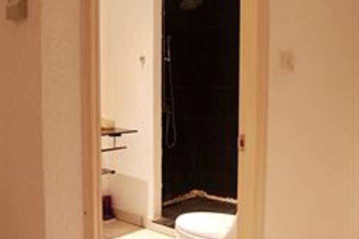 Room 4 of 44