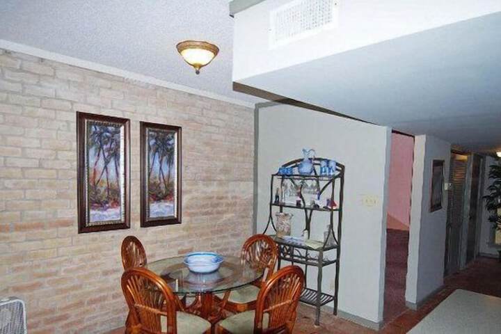 Room 12 of 21