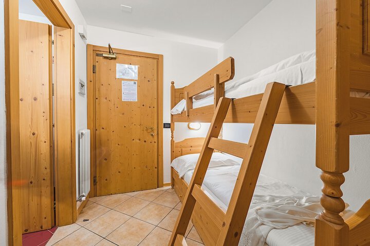Room 13 of 116