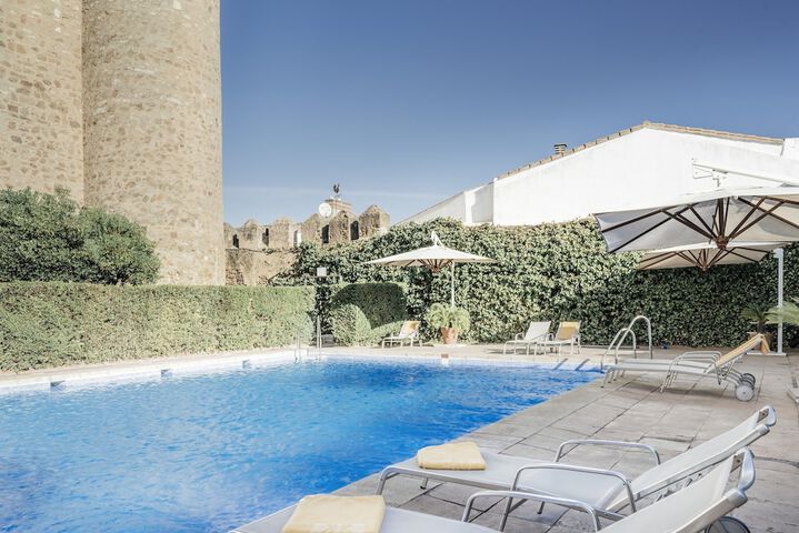 Hotel with Pool