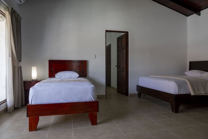 Room 20 of 115