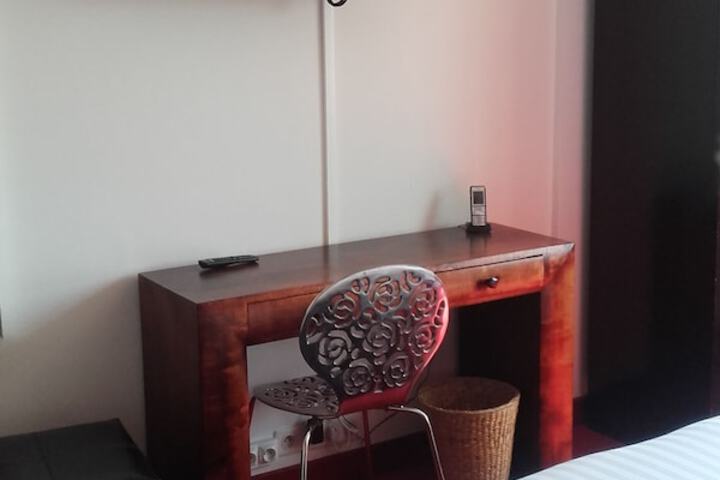 Room 28 of 67