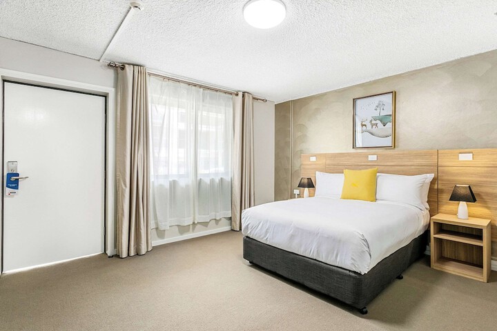 Room 5 of 44