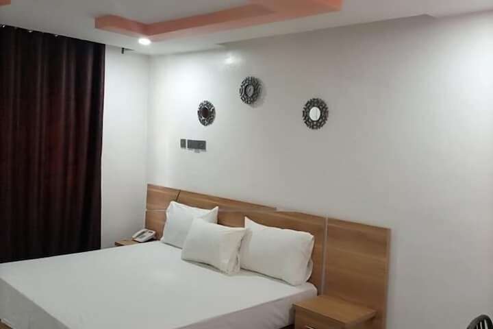 Room 10 of 45