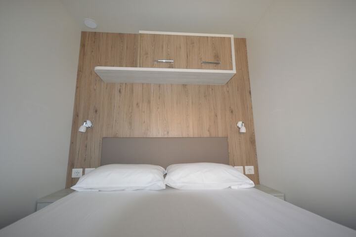 Room 3 of 74