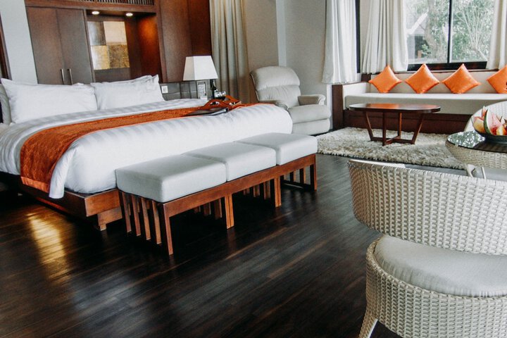 Room 2 of 17
