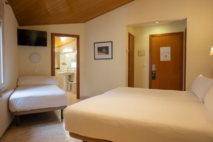 Room 15 of 37