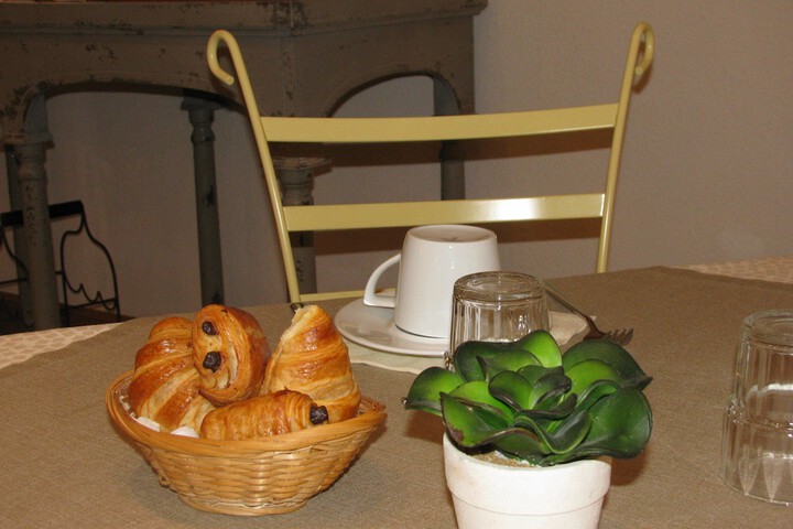 Breakfast/Coffee Service 30 of 79