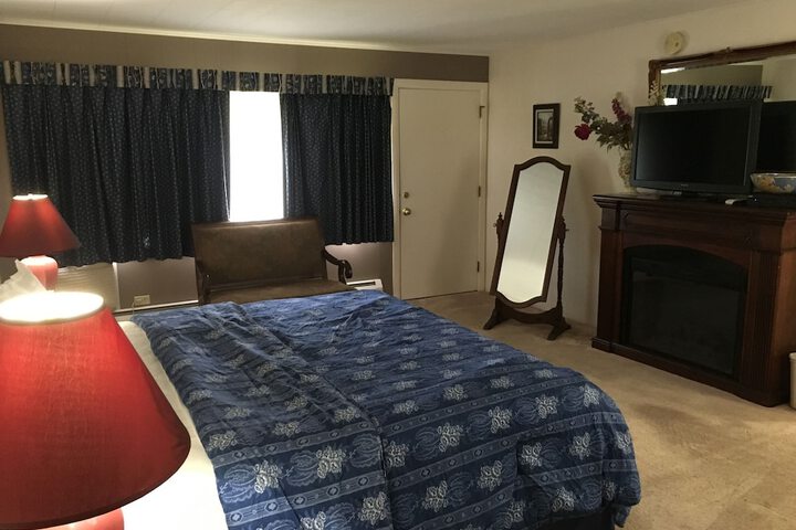 Room 24 of 81