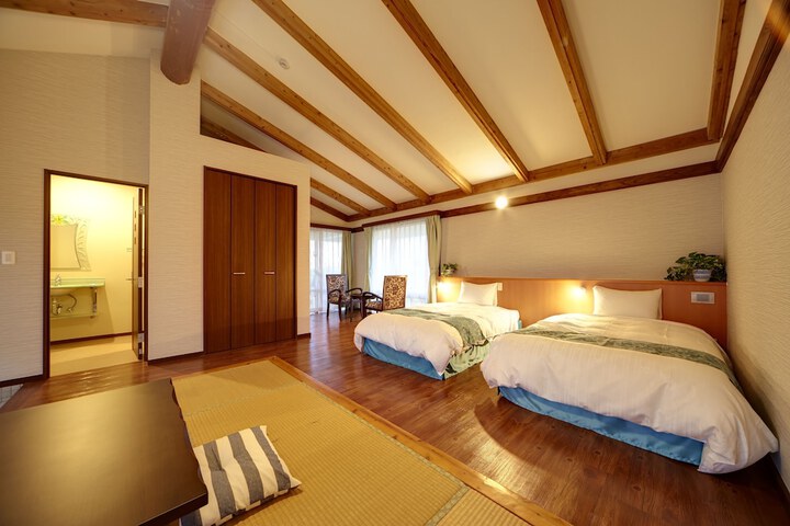 Room 10 of 65
