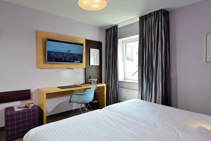 Room 9 of 54