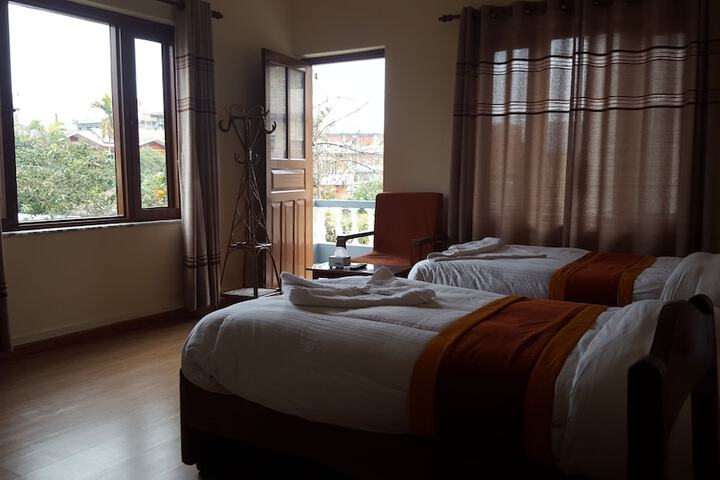 Room 10 of 36