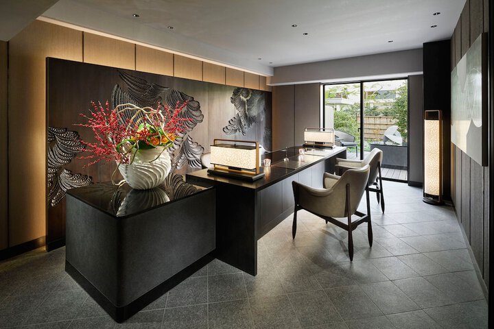 Lounge 215 of 239