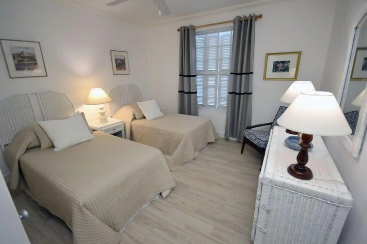 Room 4 of 19