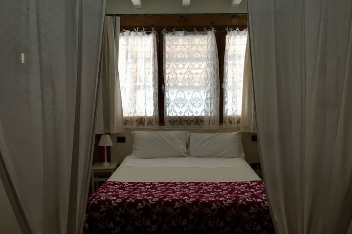 Room 14 of 44