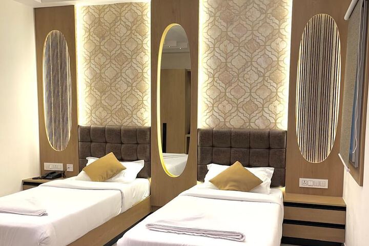 Room 4 of 15