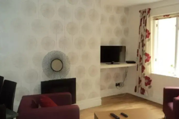 Room 5 of 13
