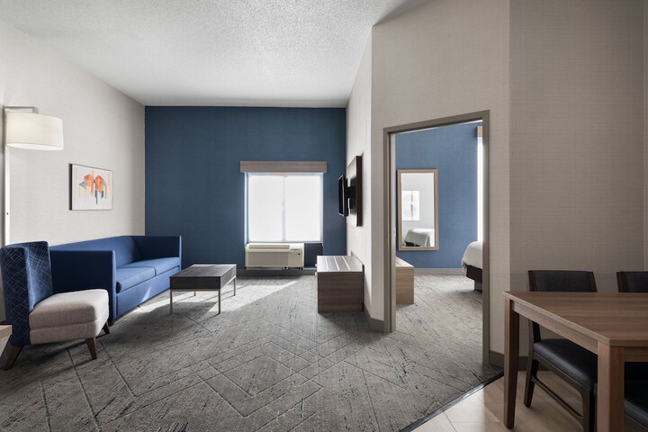 1 King Standard Extra Floor Space (21 of 28)