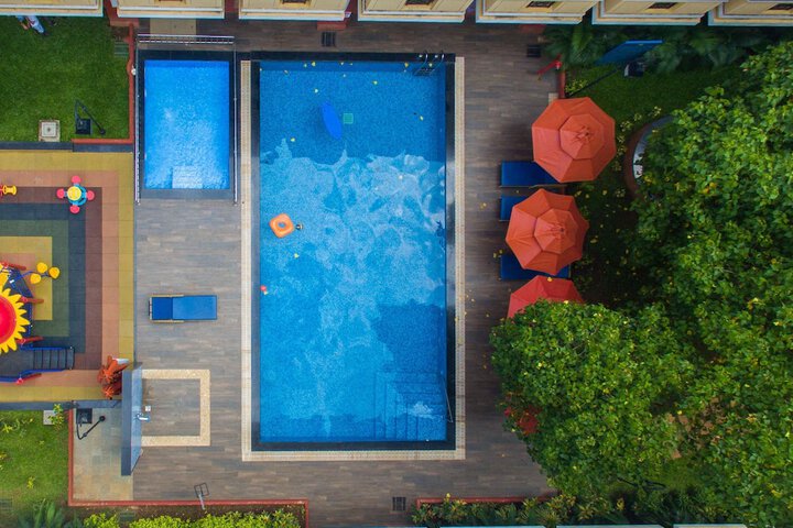 Pools & Facilities