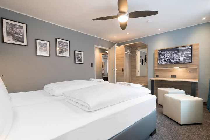 Room 14 of 30