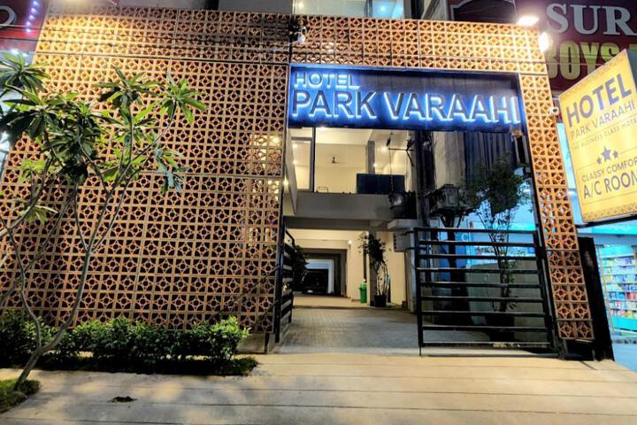 HOTEL PARK VARAAHI