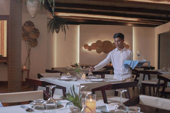 Dining 22 of 43