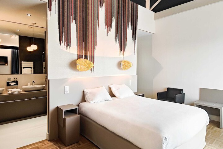 Room 8 of 20