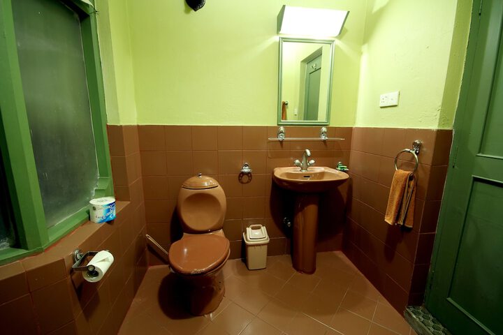 Room 10 of 24