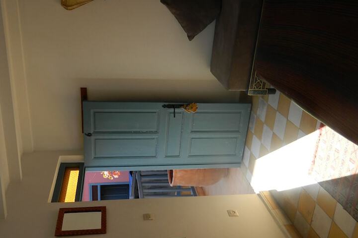 Room 17 of 266