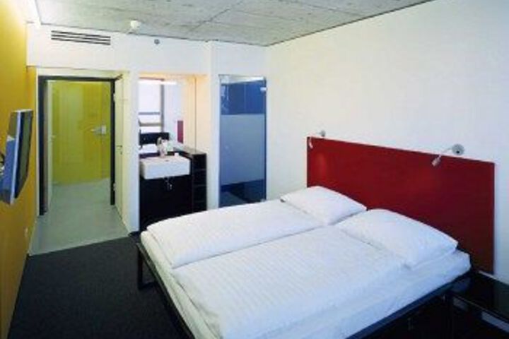 Room 12 of 29