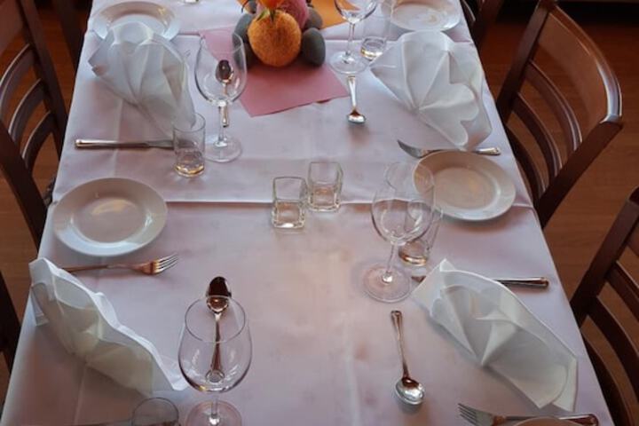 Dining 36 of 48