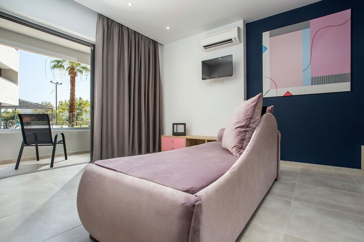 Room 12 of 70