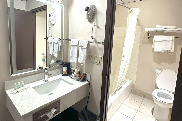 Bathroom sink