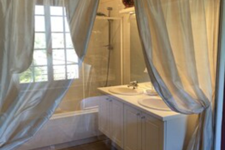 Room 4 of 26