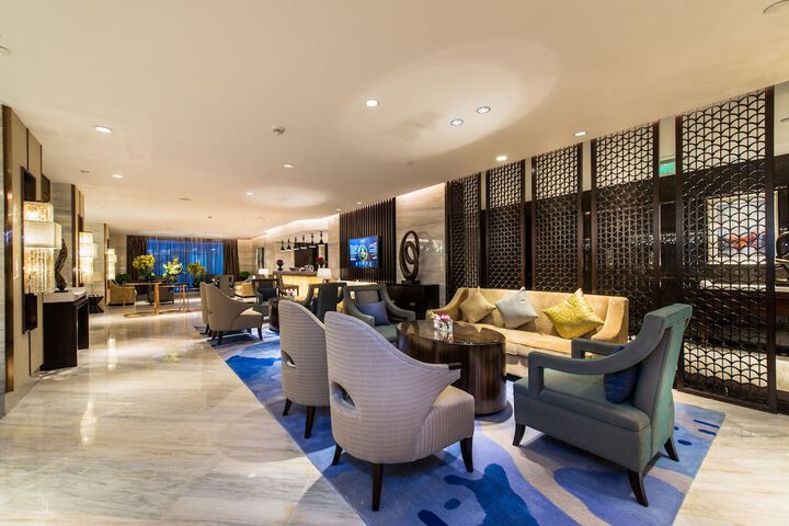 Entrance & Lobby