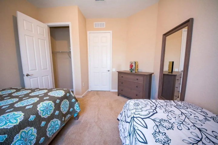 Room 3 of 27