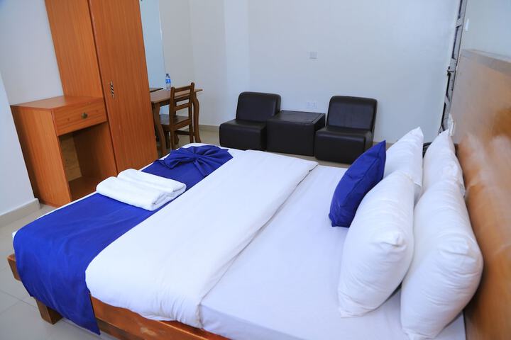 Room 2 of 52