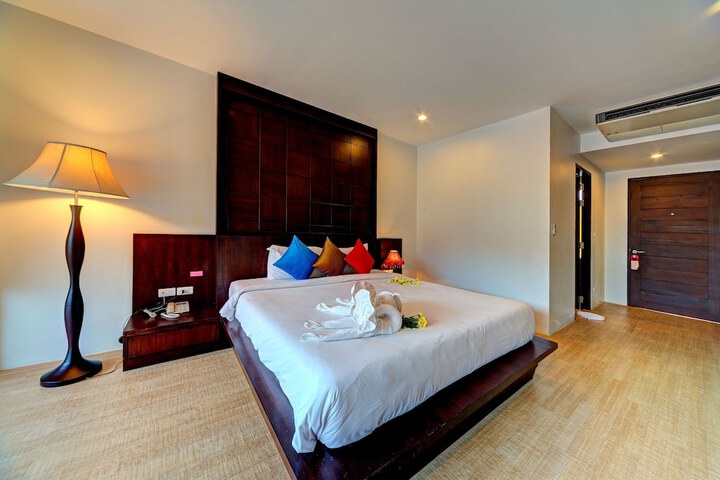 Room 4 of 76