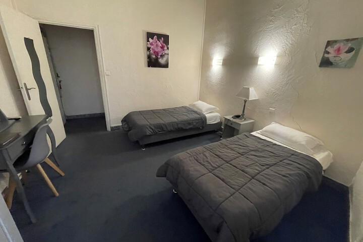 Room 35 of 73