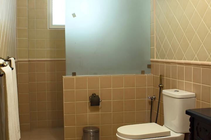 Room 23 of 40