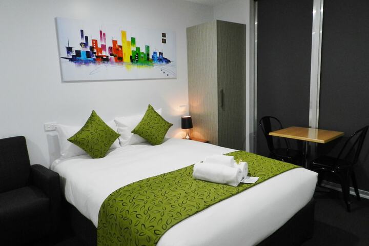 Room 4 of 42
