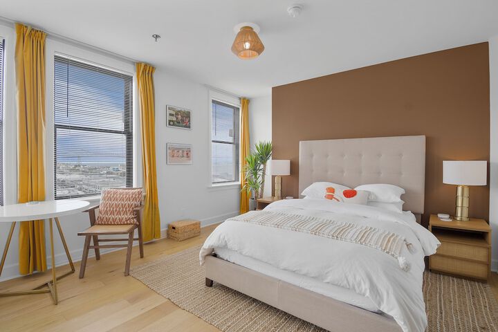 Room 45 of 172